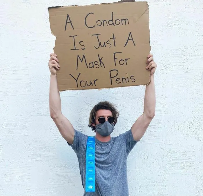 El hombre de los carteles tiene 7.4 millones de seguidores por protestar contra molestas cosas cotidianas con divertidos carteles (30 fotos nuevas)