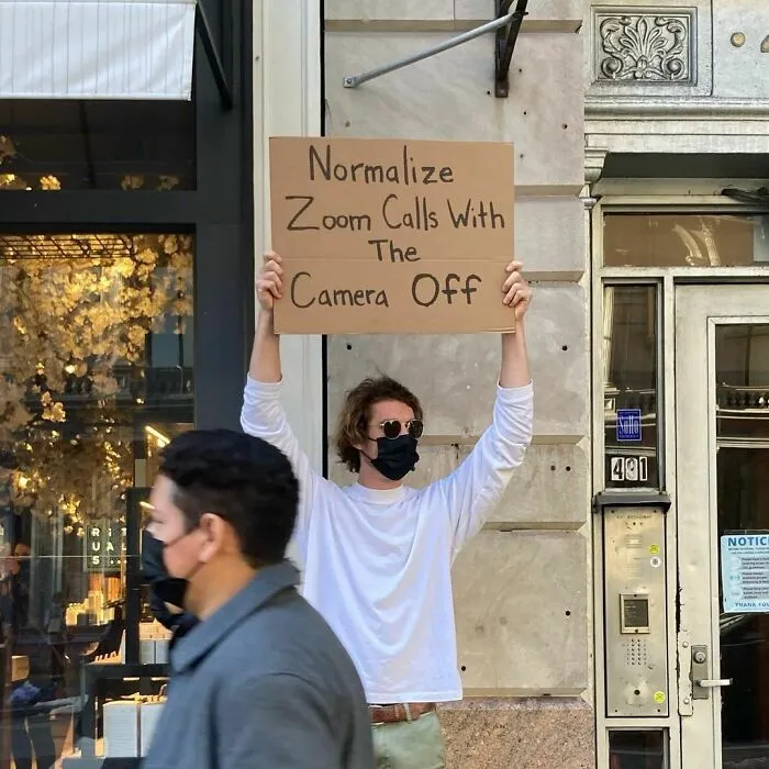 ‘Dude With Sign' Has 7.4 Million Followers For Protesting Annoying Everyday Things With Funny Signs (40 New Pics)