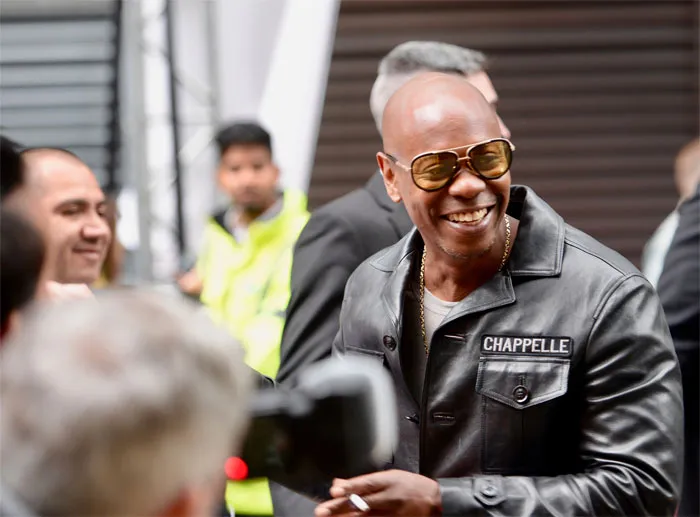Dave Chappelle no firmó un contrato de 50 millones de dólares