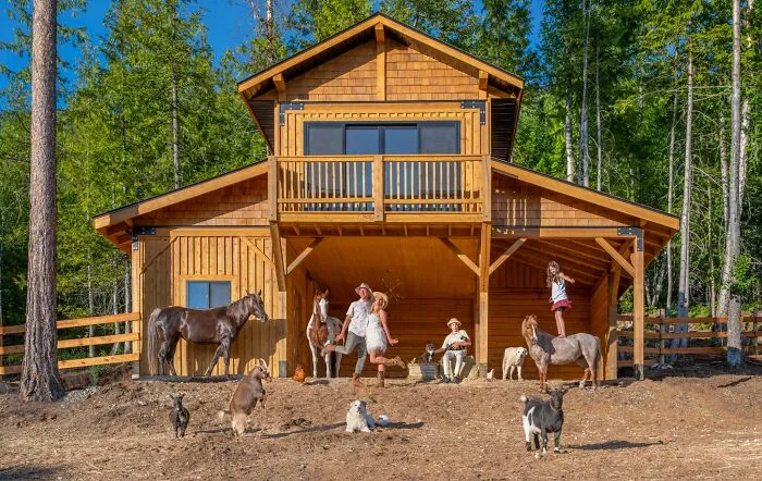 I Created A Photo Project Called "Farmily" Where I Capture Families And All Their Animals (30 Pics)