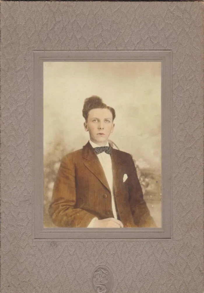 Here's A Vintage Photo Collection Of Strange Men's Hairstyles Throughout The Centuries
