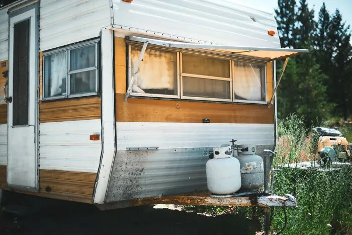 35 People Who Grew Up Poor Share What Unwritten Rules They Abided By To Get By