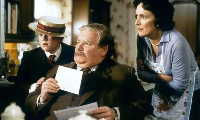 Thinking That Dumbledore's A Bastard For Knowingly Leaving Harry To Live With The Dursleys