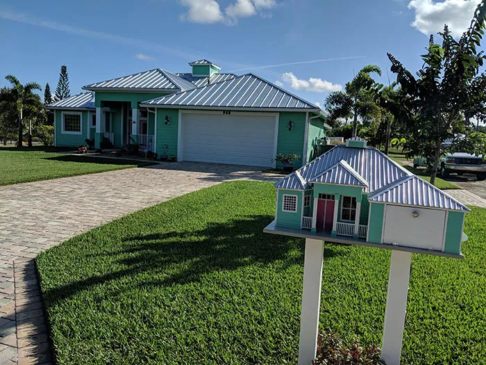 My Neighbor's Mailbox Matches His House