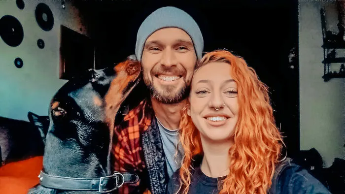40 Of The Best Family Photos Featuring Dogs And Their Owners From Facebook’s #FamilyPortraitChallenge