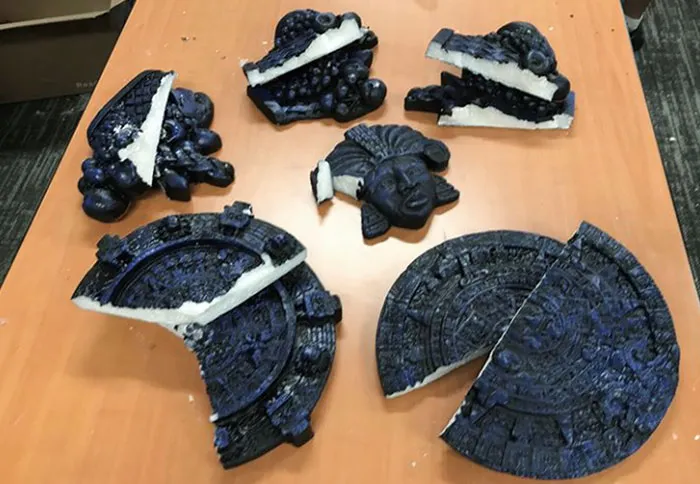 Oreos prohibidas que en realidad son metanfetaminas disfrazadas de calendarios aztecas