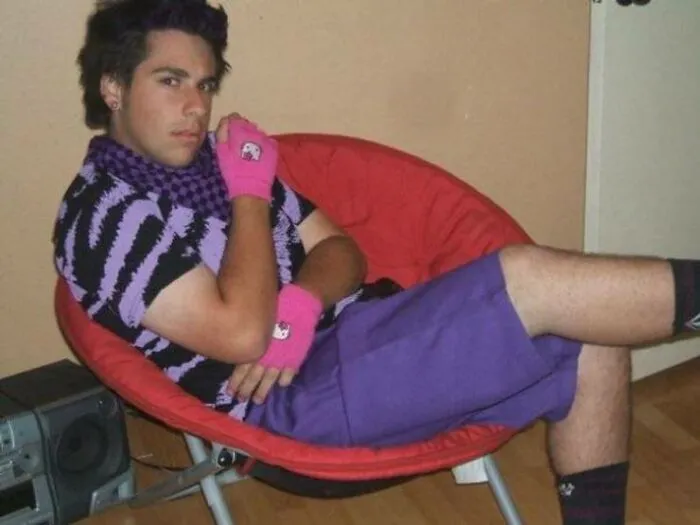 At 16 I Was A Seasonal Employee At Hot Topic. I Got 3 Hours A Week And Spent More With My 20% Discount Than I Made