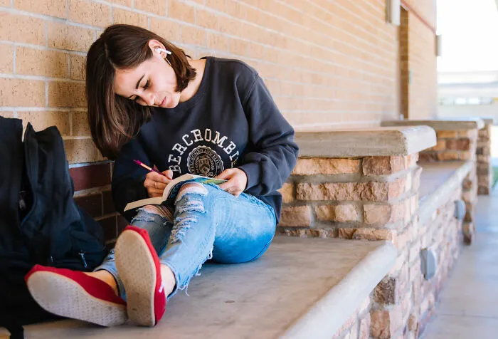 25 Millennials comparten estereotipos con los que odian que se los asocie