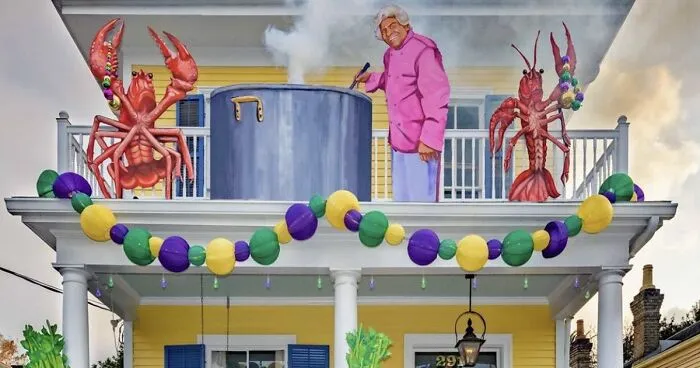 New Orleans Got Creative For This Year's Mardi Gras And Celebrated It With House Floats (62 Pics)