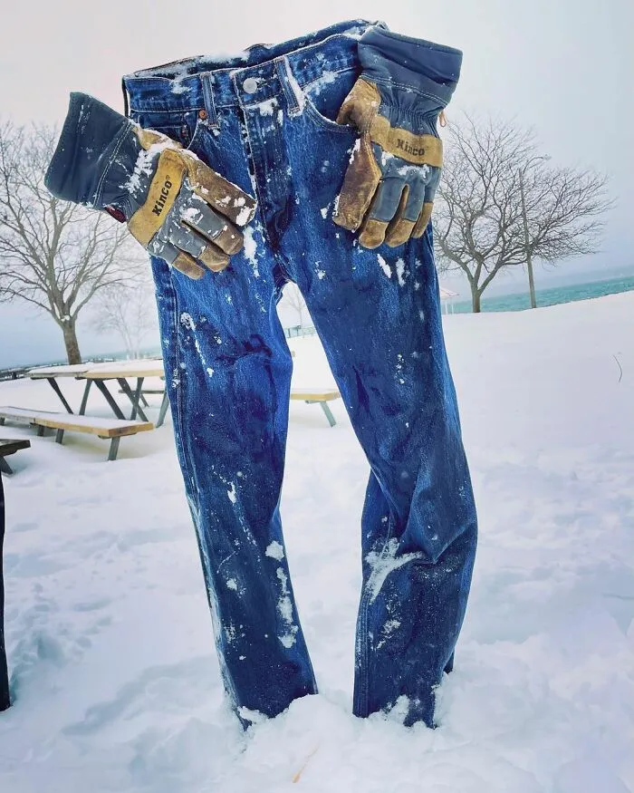 People Are Freezing Their Pants And Other Clothes And It Looks Like The Coolest Science Experiment (40 Pics)