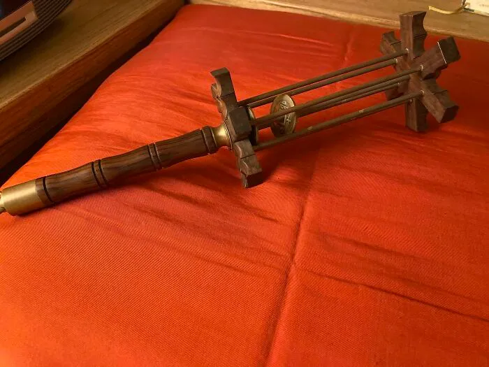 What Is This Thing? The Part Above The Handle Rotates
