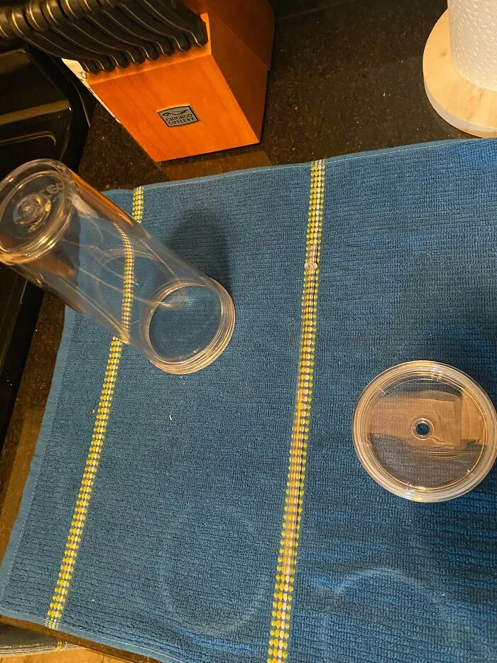 No encontraba la pajita tras hacerme un café helado esta mañana