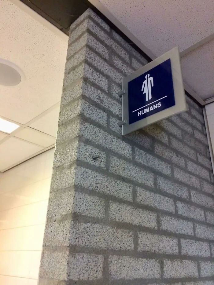 Tengo un baño de género neutro en mi instituto