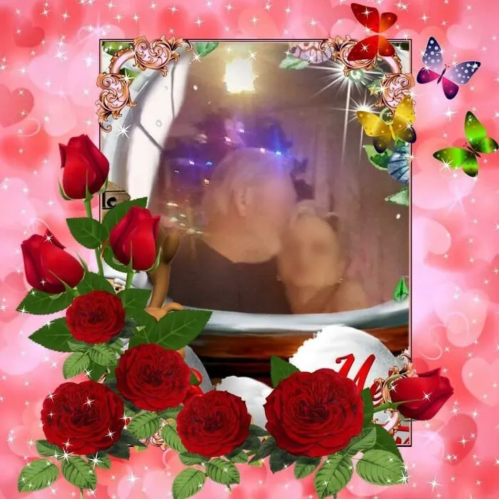 Mi abuela no para de añadir nuevos marcos a su foto de perfil, Ya lleva 8 apilados uno encima de otro