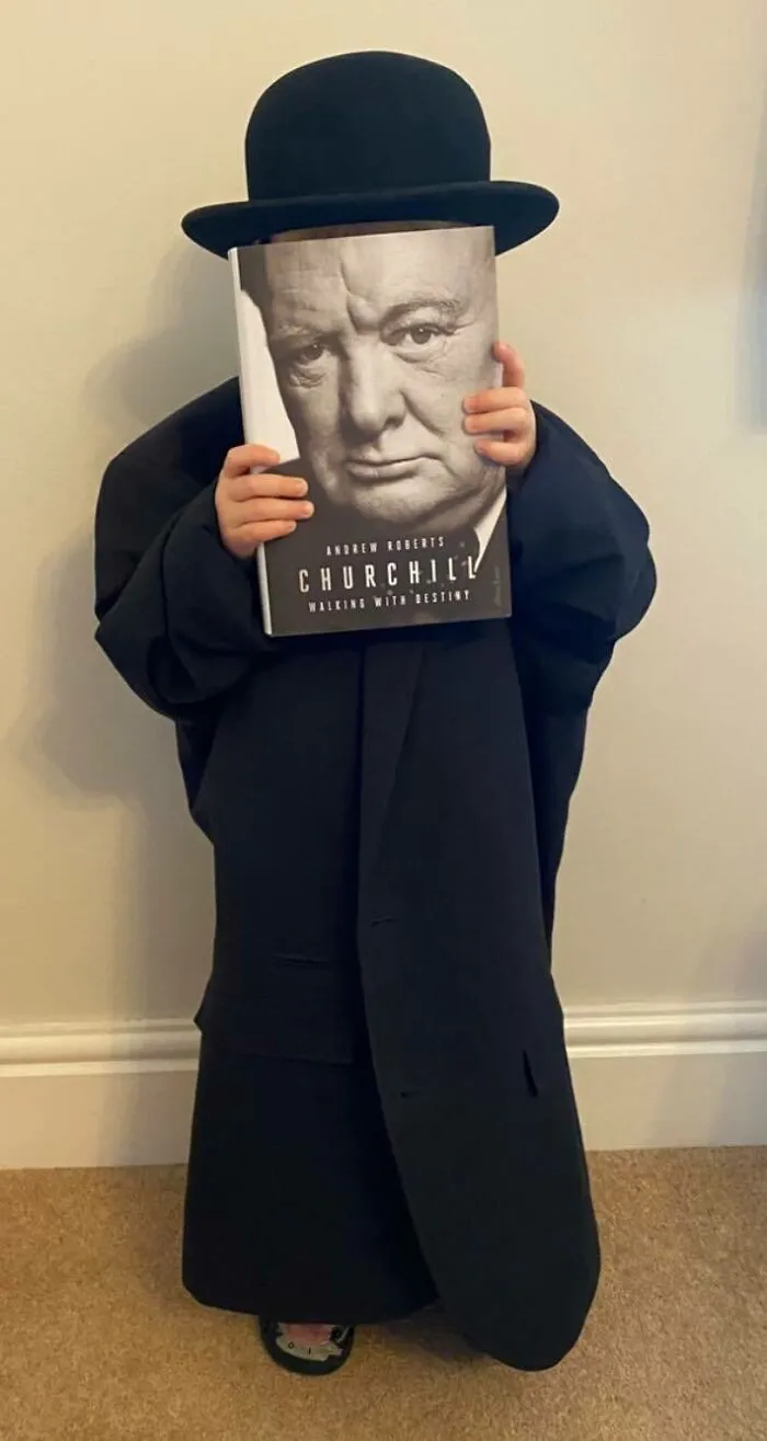 30 Of The Best Responses To The #Bookface Challenge