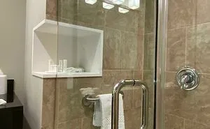 50 Times People Spotted Simple Yet Genius Solutions In Their Hotels And Shared Them Online (New Pics)