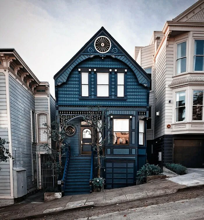 Los tonos de azul realzan esta casa victoriana de San Francisco