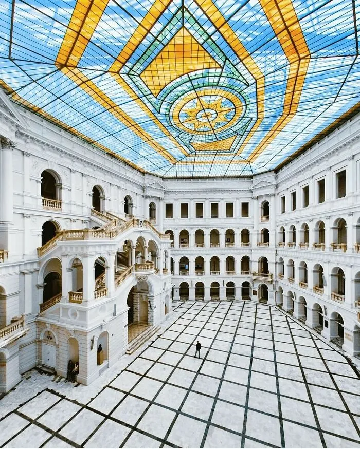 Edificio principal de la Universidad Tecnológica de Varsovia (1899)