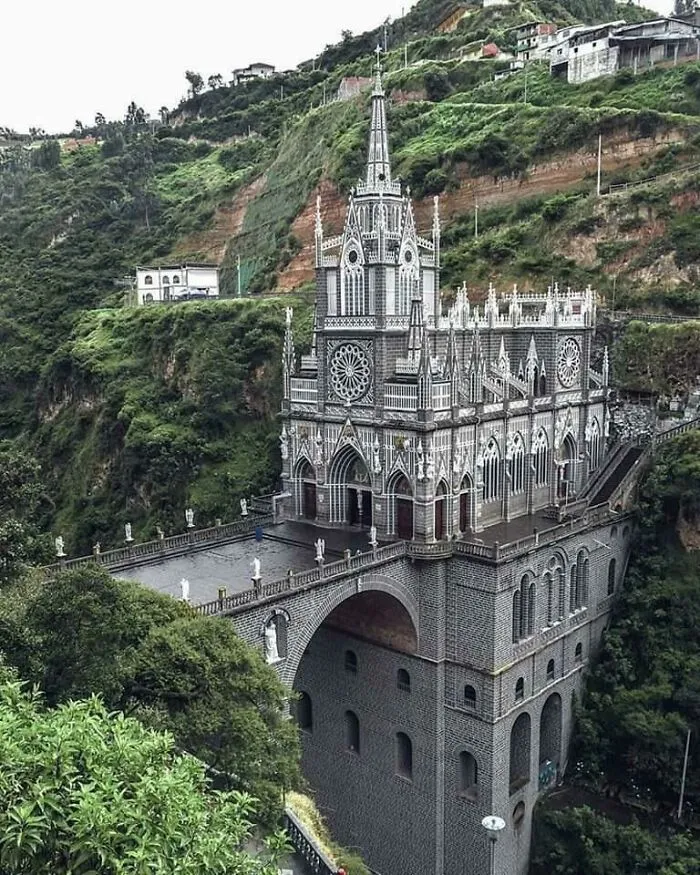 Santuario Nacional Basílica de Nuestra Señora de las Lajas en Nariño, Colombia
