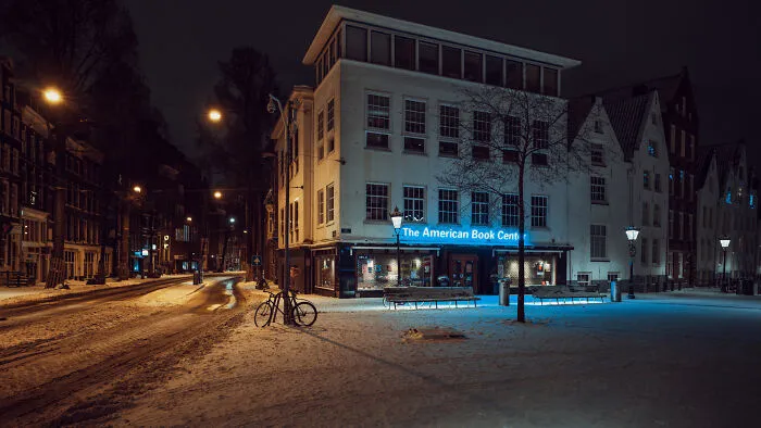 After The World Went Into Lockdown, This Photographer Turned His Lens To His Hometown, Amsterdam, And Photographed It During Curfew (22 Pics)