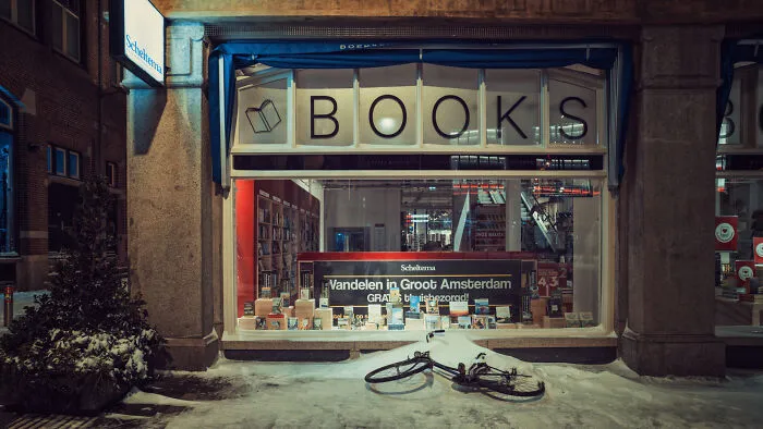 After The World Went Into Lockdown, This Photographer Turned His Lens To His Hometown, Amsterdam, And Photographed It During Curfew (22 Pics)