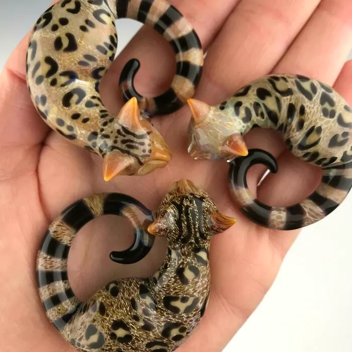 I Made Sleeping Bengal Kitties Out Of Glass