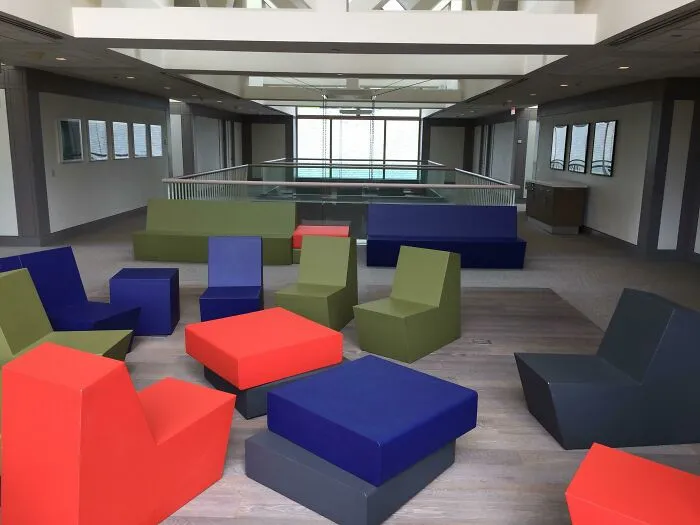 Los muebles de esta habitación hacen que la foto que tomé parezca un render