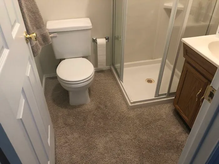 Baños con alfombra