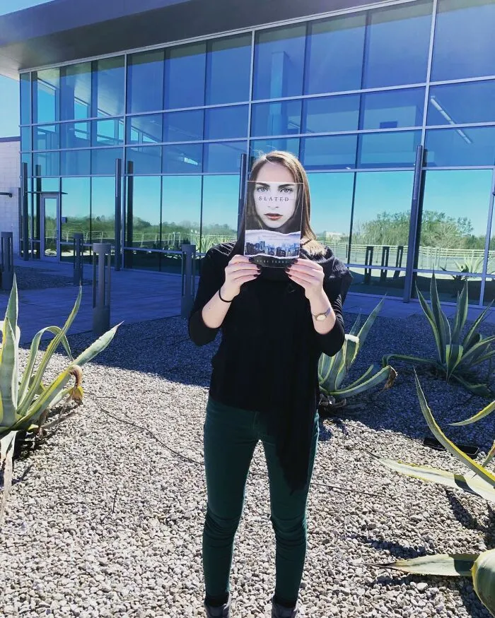 30 Of The Best Responses To The #Bookface Challenge