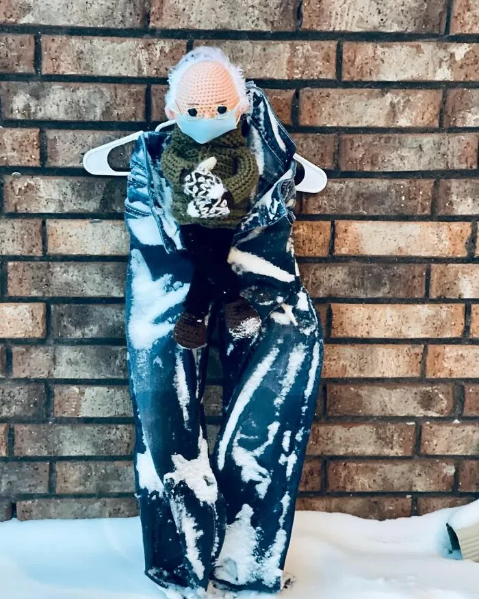 People Are Freezing Their Pants And Other Clothes And It Looks Like The Coolest Science Experiment (40 Pics)