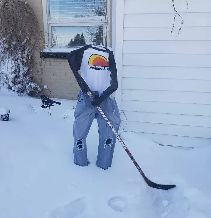 People Are Freezing Their Pants And Other Clothes And It Looks Like The Coolest Science Experiment (40 Pics)