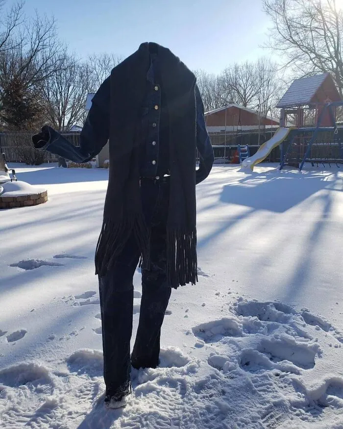 People Are Freezing Their Pants And Other Clothes And It Looks Like The Coolest Science Experiment (40 Pics)