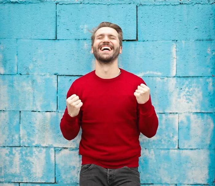 25 Respuestas a "¿Cuál es un signo revelador de que un hombre está inseguro de su masculinidad o de sí mismo en general?"