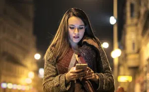 Women Post What's On Their Mental Checklist To Feel Safe, And It's Horrific That All Women Relate To It
