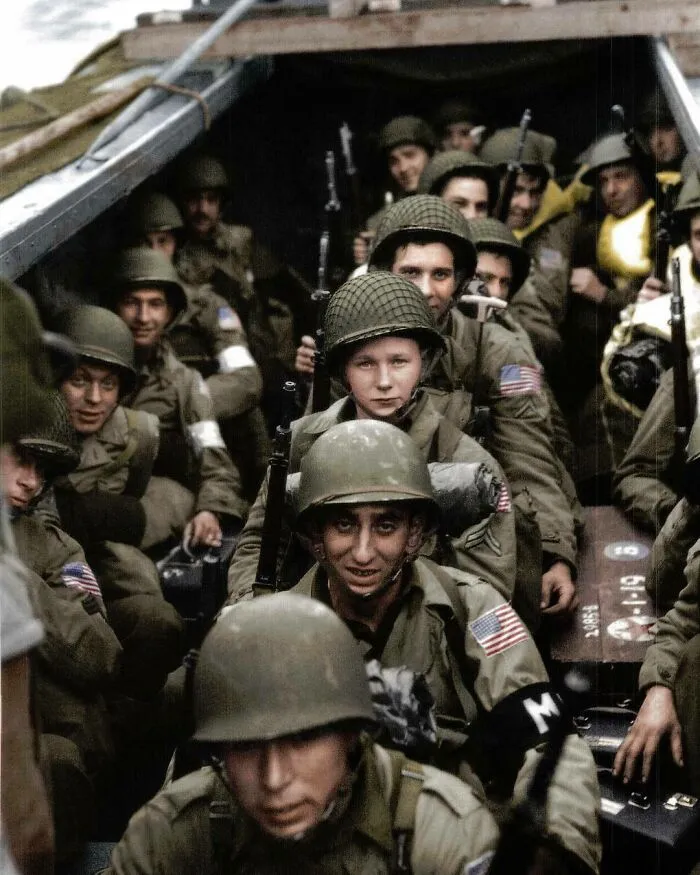 30 Historic Photos And The Stories Behind Them, Colorized By Cassowary Colorizations