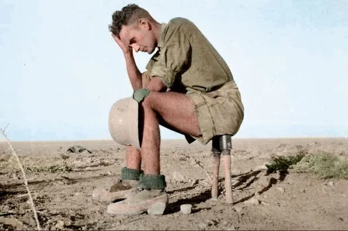 30 Historic Photos And The Stories Behind Them, Colorized By Cassowary Colorizations
