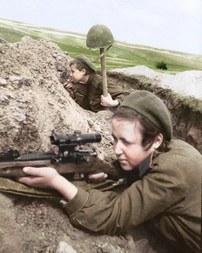20 Fotos históricas y lo que hay tras ellas, coloreadas por Cassowary Colorizations