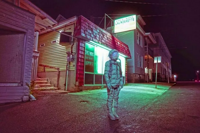 I Took 40 Pictures Of An Astronaut Character Posing Around Futuristic And Dystopian Cities