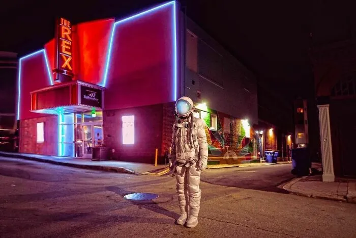 I Took 40 Pictures Of An Astronaut Character Posing Around Futuristic And Dystopian Cities