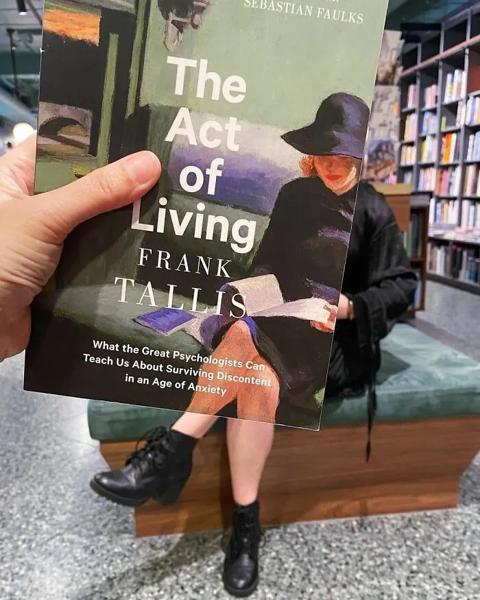 30 Of The Best Responses To The #Bookface Challenge
