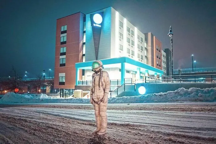 I Took 40 Pictures Of An Astronaut Character Posing Around Futuristic And Dystopian Cities