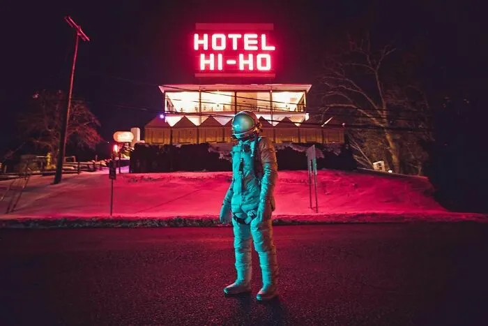 I Took 40 Pictures Of An Astronaut Character Posing Around Futuristic And Dystopian Cities