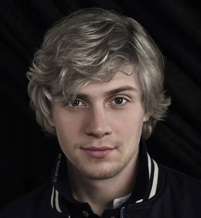 Evan Peters +  Aaron Taylor-Johnson