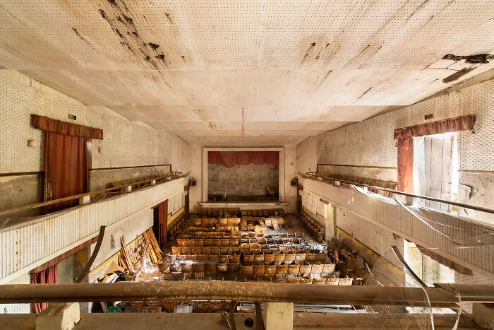 Policia Theater, France
