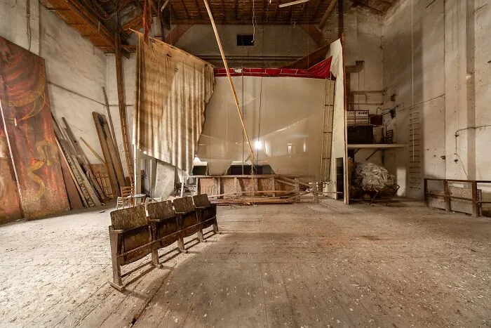 Futuro Theater, Italy