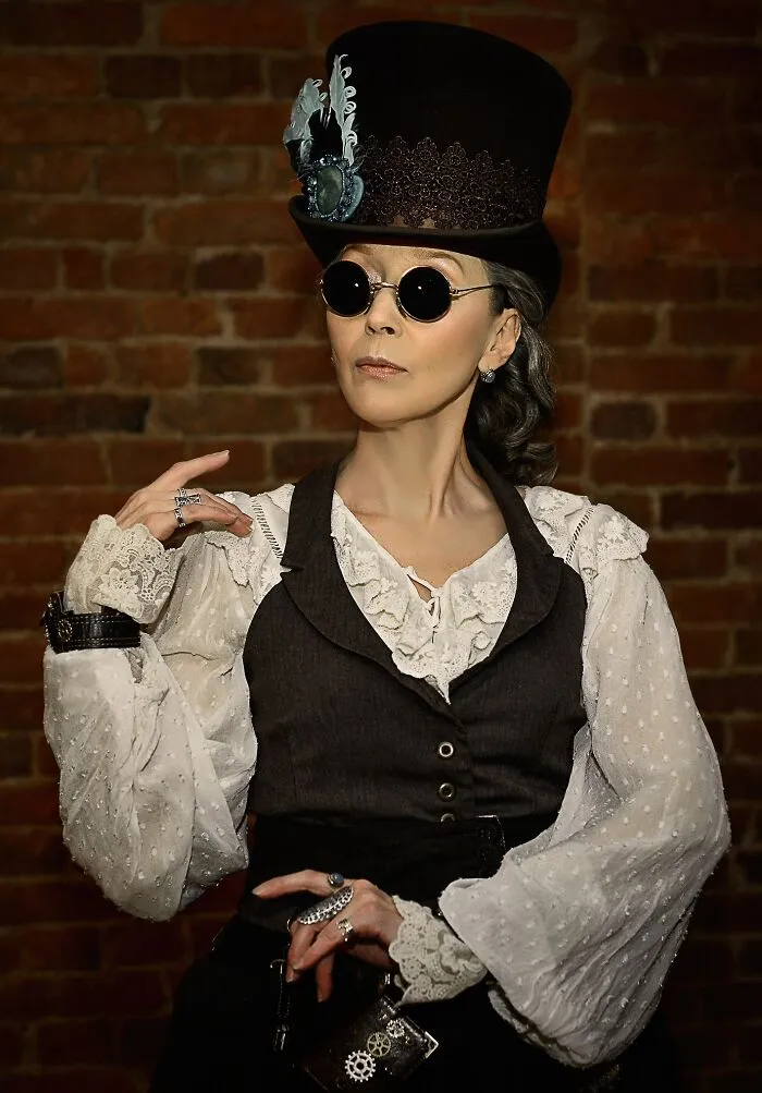 58-Year-Old Grandma Sews Costumes For Her Amazing Cosplays (30 Pics)