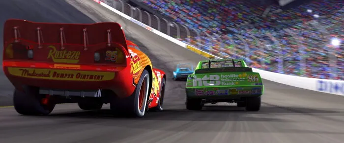En la escena inicial de Cars (2006), los animadores añadieron trozos de goma que se desprenden de los coches al degradarse los neumáticos