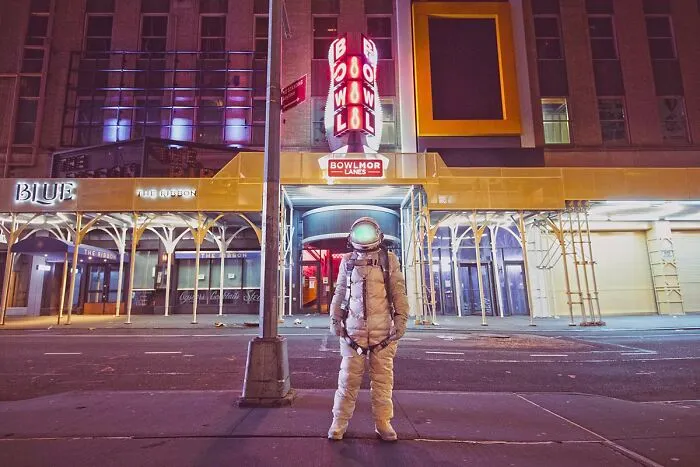 I Took 40 Pictures Of An Astronaut Character Posing Around Futuristic And Dystopian Cities