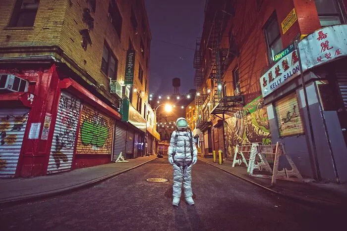I Took 40 Pictures Of An Astronaut Character Posing Around Futuristic And Dystopian Cities