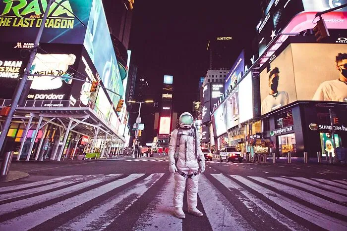 I Took 40 Pictures Of An Astronaut Character Posing Around Futuristic And Dystopian Cities